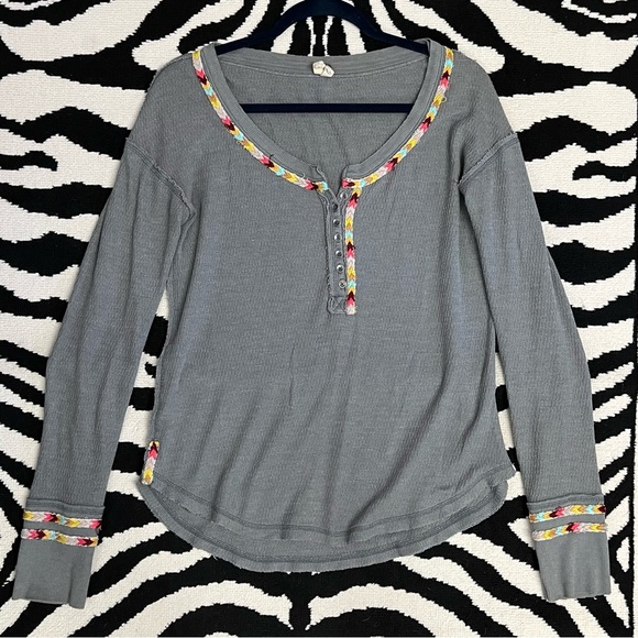 FREE PEOPLE We The Free Size Rainbow Trim Henley Thermal Top Size Small - Picture 3 of 10